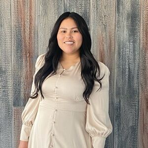 Meet your Posher, Damaris